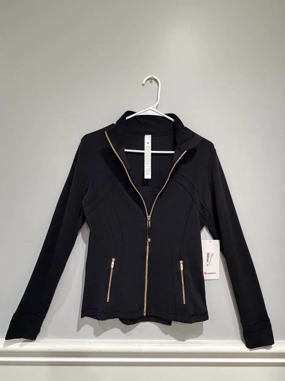 lululemon Black Define Jacket Nulu with Gold Accent Zippers — Size 8